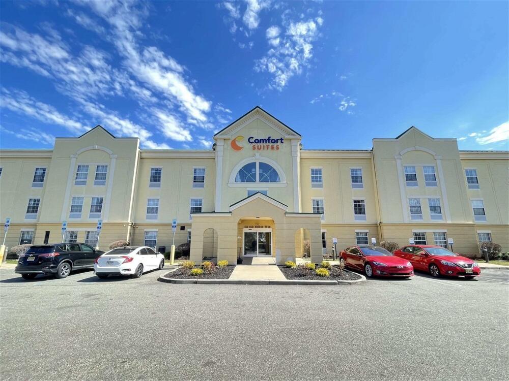 Comfort Suites East Brunswick  South River
